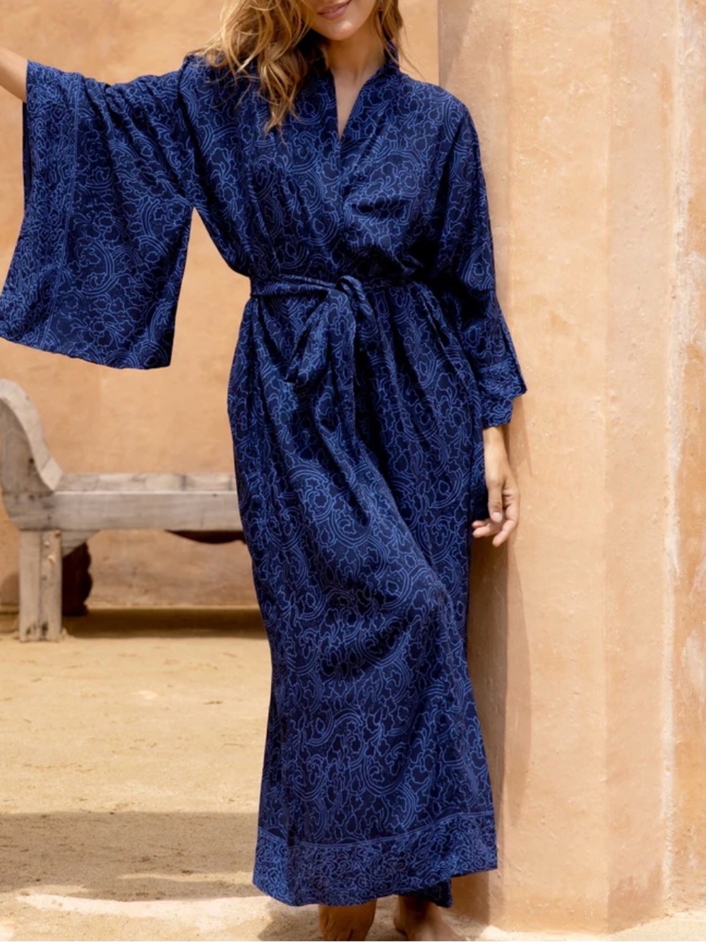 NOVICA Blue Violet Orchids Batik Kimono Robe S/M NWT-Like Handcrafted Indonesia